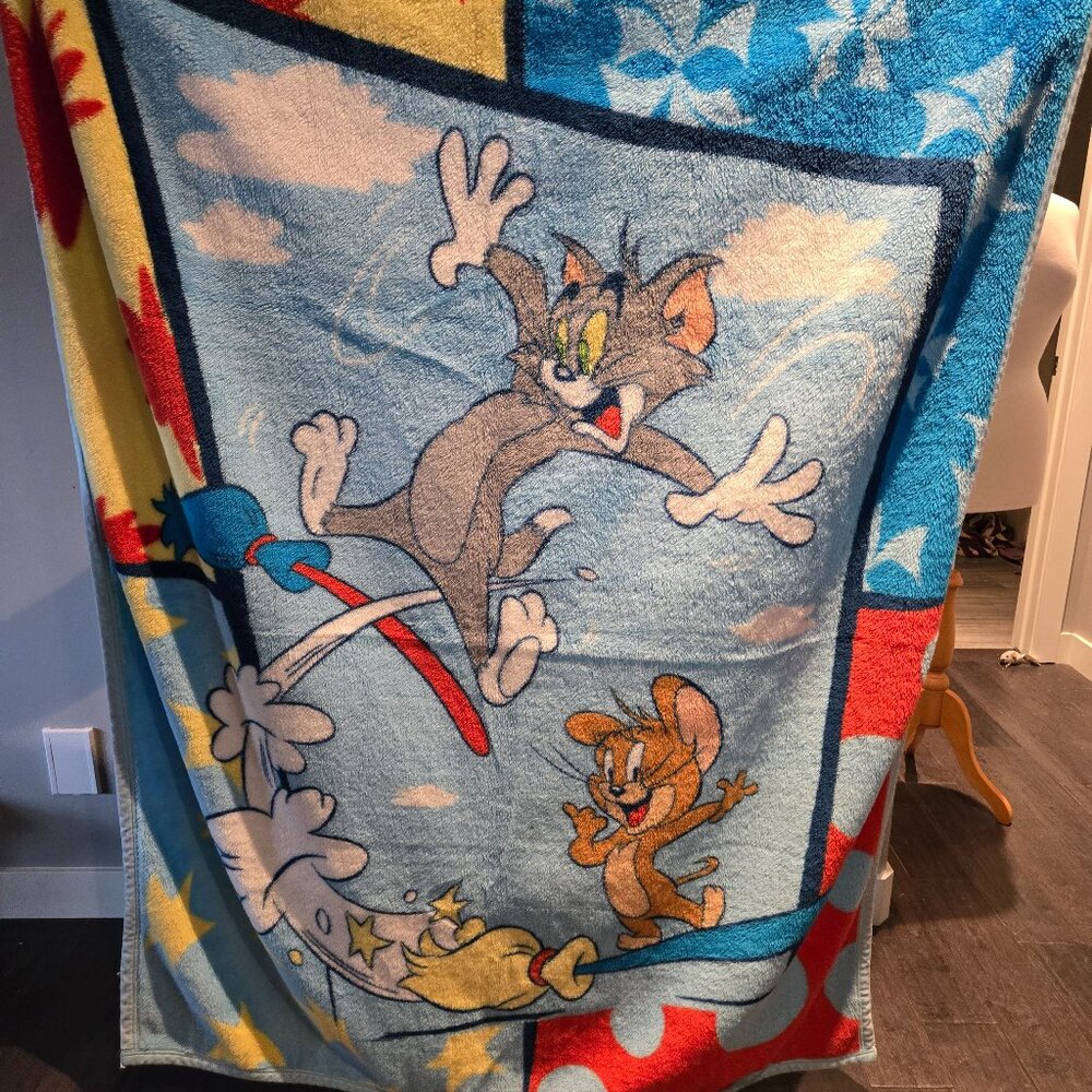Tom and Jerry Warner Bros. Plush Throw Blanket | One Size | Multi-Color